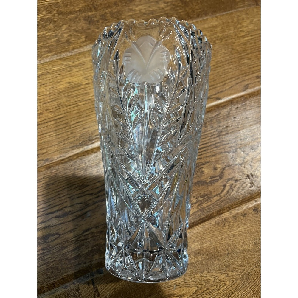 Vintage Beautiful Heavy Pressed Glass/Lead Crystal Floral Frosted Flower Vase 8"